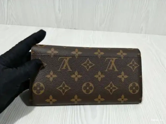 SARAH WALLET LOUIS VUITTON 0529